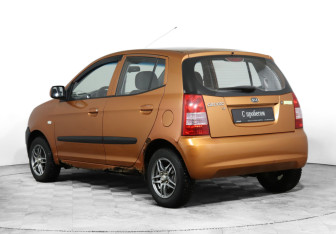 Подержанный автомобиль Kia Picanto 2006 года (7 фото)