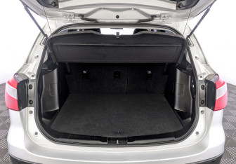 Подержанный автомобиль Suzuki SX4 Hatchback 2016 года (10 фото)