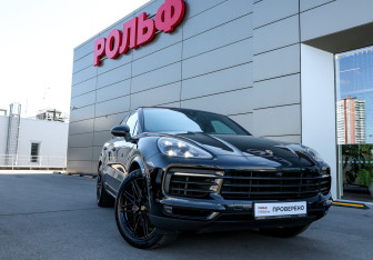 Подержанный автомобиль Porsche Cayenne 2020 года (36 фото)