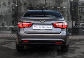 Подержанный автомобиль Kia Rio Sedan 2012 года (6 фото)