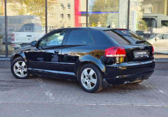 Подержанный автомобиль Audi A3 Hatchback 2004 года (6 фото)