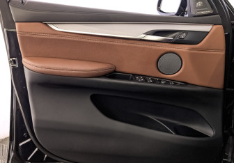 Подержанный автомобиль BMW X6 2018 года (19 фото)