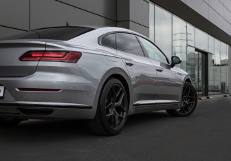 Подержанный автомобиль Volkswagen Arteon 2019 года (23 фото)