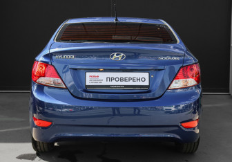 Подержанный автомобиль Hyundai Solaris Sedan 2013 года (5 фото)