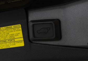 Подержанный автомобиль Toyota Highlander 2011 года (19 фото)