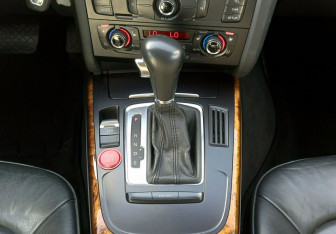 Подержанный автомобиль Audi A4 Sedan 2008 года (14 фото)