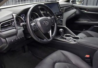 Подержанный автомобиль Toyota Camry Sedan 2022 года (16 фото)