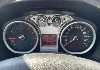 Подержанный автомобиль Ford Focus Sedan 2010 года (18 фото)