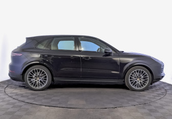 Подержанный автомобиль Porsche Cayenne 2019 года (4 фото)