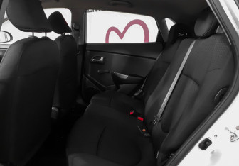 Подержанный автомобиль Kia Rio Hatchback 2016 года (10 фото)