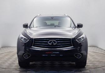 Подержанный автомобиль Infiniti QX70 2014 года (8 фото)