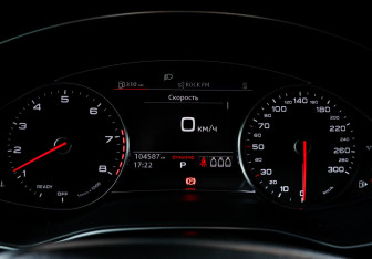 Подержанный автомобиль Audi A6 Sedan 2019 года (11 фото)