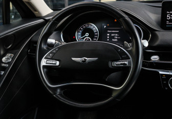 Подержанный автомобиль Genesis G80 2021 года (11 фото)
