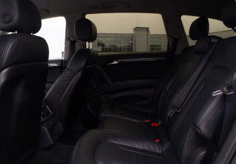 Подержанный автомобиль Audi Q7 2014 года (13 фото)