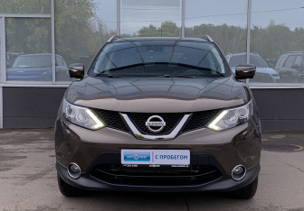 Подержанный автомобиль Nissan Qashqai 2014 года (2 фото)