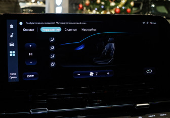 Подержанный автомобиль Changan UNI-S 2024 года (12 фото)