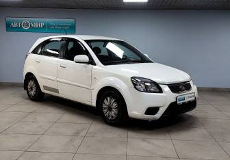 Подержанный автомобиль Kia Rio Hatchback 2010 года (3 фото)