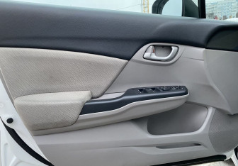 Подержанный автомобиль Honda Civic Sedan 2013 года (11 фото)