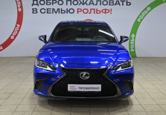 Подержанный автомобиль Lexus ES 2022 года (2 фото)
