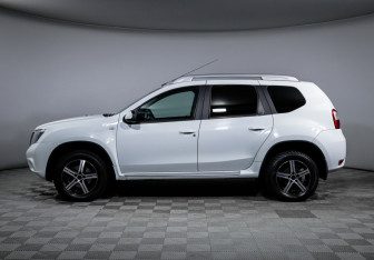 Подержанный автомобиль Nissan Terrano 2017 года (8 фото)