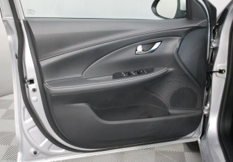 Подержанный автомобиль Changan Alsvin 2023 года (13 фото)