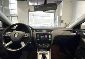 Подержанный автомобиль Skoda Octavia Wagon 2014 года (11 фото)