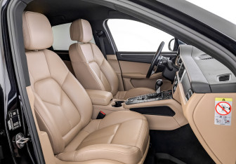 Подержанный автомобиль Porsche Macan 2019 года (25 фото)