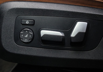 Подержанный автомобиль BMW X7 2022 года (20 фото)