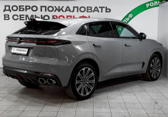 Подержанный автомобиль Changan UNI-K 2022 года (4 фото)