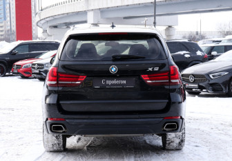 Подержанный автомобиль BMW X5 2017 года (6 фото)
