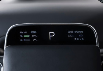 Подержанный автомобиль LiXiang L9 2023 года (17 фото)