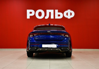 Подержанный автомобиль Kia K5 2020 года (6 фото)