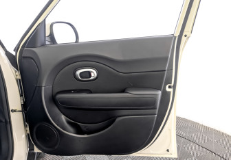 Подержанный автомобиль Kia Soul 2016 года (24 фото)
