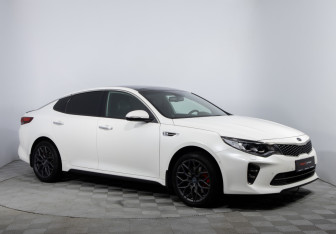 Подержанный автомобиль Kia Optima Sedan 2017 года (3 фото)