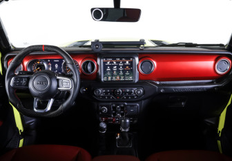Подержанный автомобиль Jeep Wrangler 2023 года (13 фото)