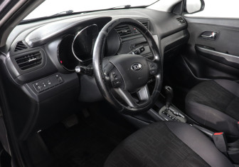 Подержанный автомобиль Kia Rio Sedan 2013 года (2 фото)