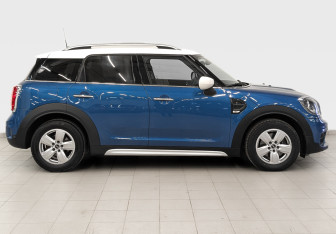 Подержанный автомобиль MINI Countryman 2020 года (4 фото)