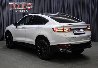 Подержанный автомобиль Geely Tugella 2023 года (7 фото)