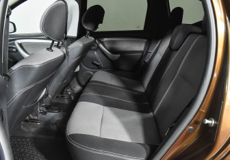 Подержанный автомобиль Renault Duster 2013 года (11 фото)