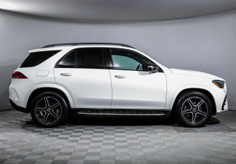Подержанный автомобиль Mercedes-Benz GLE 2024 года (4 фото)