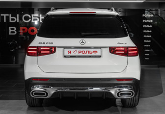 Новый Mercedes-Benz GLB 2025 (5 фото)