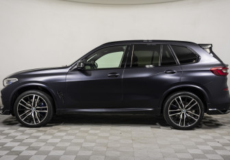 Подержанный автомобиль BMW X5 2019 года (9 фото)