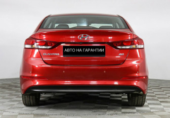 Подержанный автомобиль Hyundai Elantra Sedan 2016 года (4 фото)