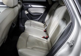 Подержанный автомобиль Audi Q3 2015 года (10 фото)