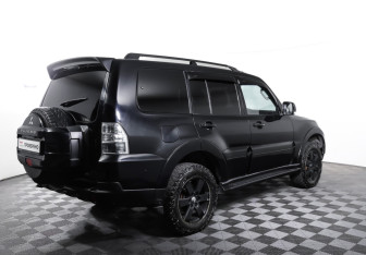 Подержанный автомобиль Mitsubishi Pajero 2007 года (5 фото)