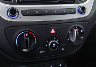 Подержанный автомобиль Hyundai Solaris Sedan 2017 года (16 фото)