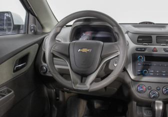 Подержанный автомобиль Chevrolet Cobalt Sedan 2014 года (15 фото)