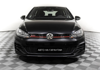 Подержанный автомобиль Volkswagen Golf GTI Hatchback 2019 года (2 фото)