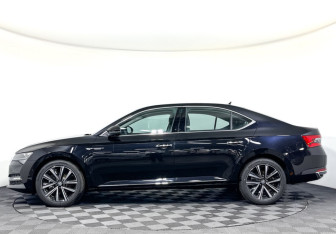 Новый Skoda Superb Liftback 2025 (9 фото)