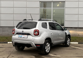 Подержанный автомобиль Renault Duster 2021 года (5 фото)